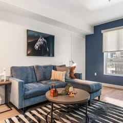 K-Town Lux Living - 2 BD Home W/Parking Amenities