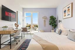 Bright & Modern 2BD Home in K-Town + Gym & Hot-Tub - Image 2