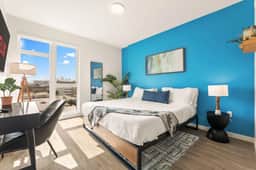 Chic & Bright Home | Free Parking | Hot tub + Gym - Image 2
