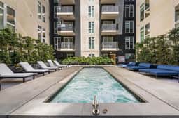 Chic & Bright Home | Free Parking | Hot tub + Gym - Image 5