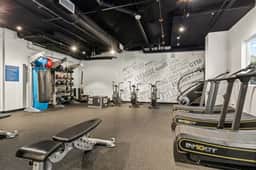 Chic & Trendy in K-Town | Parking-Gym & City Views - Image 5