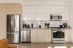Chic and Cozy 1BD Unit in K-Town - Free Parking - Image 3