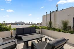 Chic and Cozy 1BD Unit in K-Town - Free Parking - Image 5