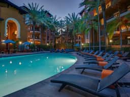 Chick & Cozy Condo Near UCI & Disney - Pool & Gym - Image 3