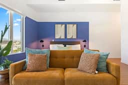 Modern Studio Retreat in the Heart of Art District - Image 3