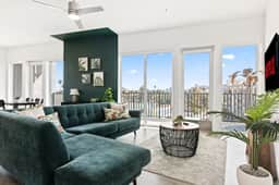 SkyLoft Oasis Stunning DTLA Views & Modern Comfort - Image 3