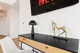 Spacious 1-BD with Stunning City Views in DTLA - Image 4