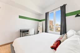 Spacious 1-Bedroom Gem with Downtown LA Views - Image 2