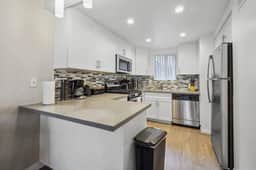 Stylish Getaway | Mins to Irvine | 1Mi to SCP - Image 3