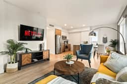 Stylish K-Town 2BD Home | Parking, Gym & Pool - Image 5