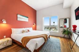 The Hollywood Vista Suite-2BD+2BTH W/Sunset Views - Image 5