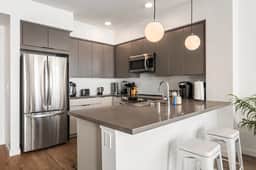 The K-Town 2BD Haven - Hot Tub, Gym & Parking - Image 4