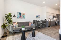 The Skyline Suite-Sleek Studio Near Dodger Stadium - Image 3