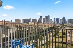 The Skyloft | DTLA Sunset Views | Parking + EV - Image 4