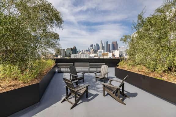 2BD Haven in Little Tokyo - LA Views, Parking+Gym - Image 4