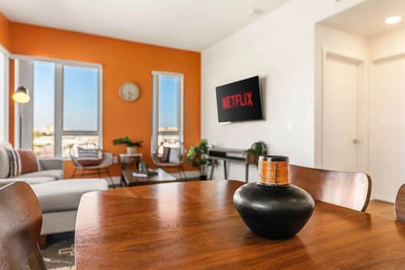 2BD Haven in Little Tokyo - LA Views, Parking+Gym - Image 5