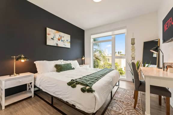 Bright & Chic 2BD K-Town Haven | Hot tub + Gym - Image 2