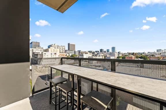 Bright & Modern 2BD Home in K-Town + Gym & Hot-Tub - Image 5