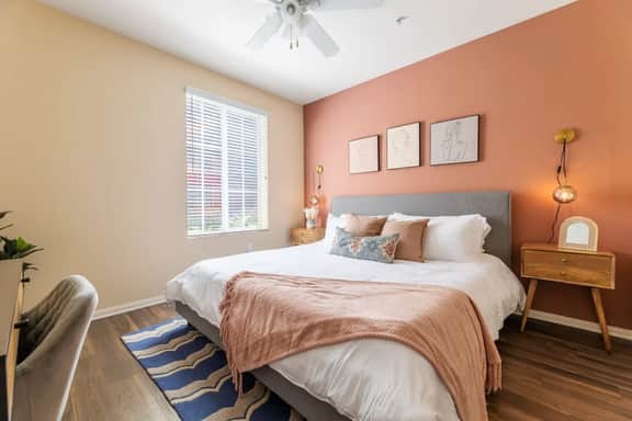 Chic 1BD Escape in OC | Near Disney & UCI + Patio - Image 2