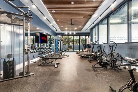 Chic K-Town 2BD Hideaway - Parking, Gym & Rooftop - Image 5