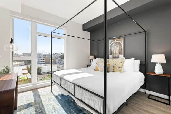 K-Town 1BD Gem | Views + Spa + Parking & Gym - Image 2