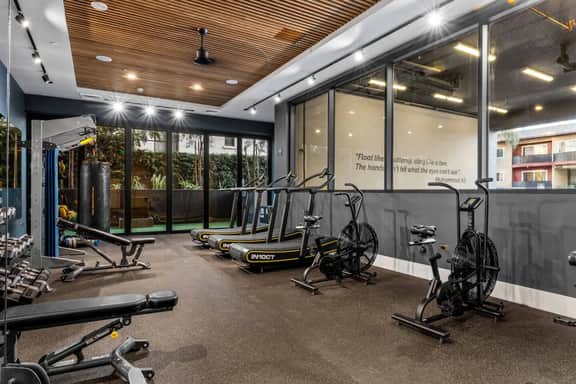 Light Filled 1BD W/ Views + Parking, Gym & Rooftop - Image 4