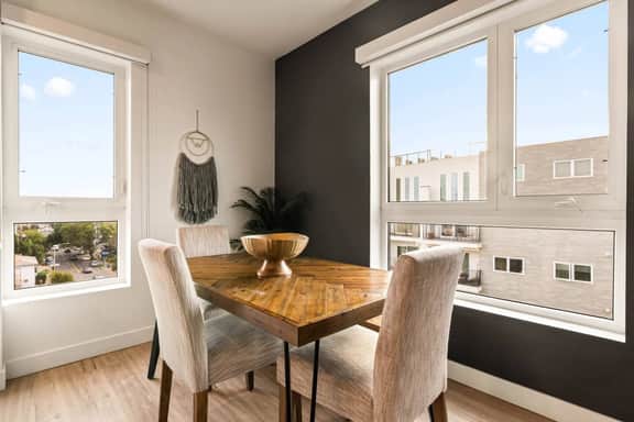 Light-Filled 2BD in K-Town | Parking, Gym & Pool - Image 2