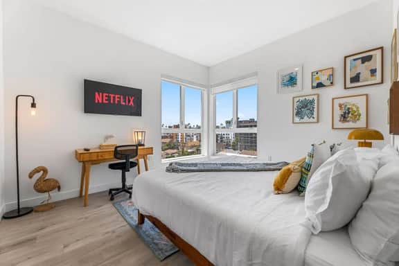 Light-Filled 2BD K-Town Apt w/ Parking & Views - Image 2
