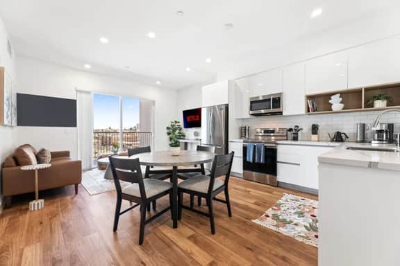 Modern 2BD Home in K-Town w/Parking, Gym & Balcony - Image 5