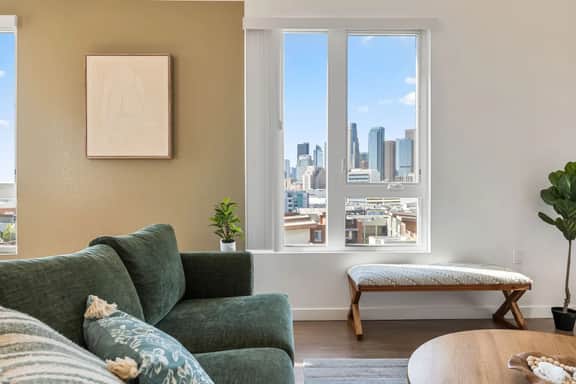 Modern Gem in Little Tokyo-Free Parking-DTLA Views - Image 3