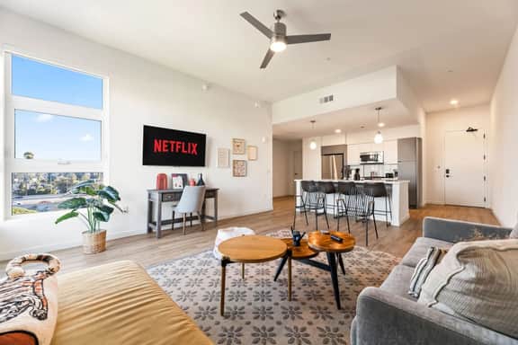Private Apt Home W/ DTLA Views | 1Mi to Dodger Std - Image 2