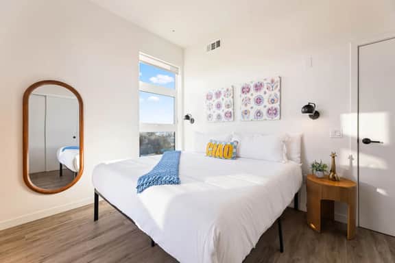Private Apt Home W/ DTLA Views | 1Mi to Dodger Std - Image 3