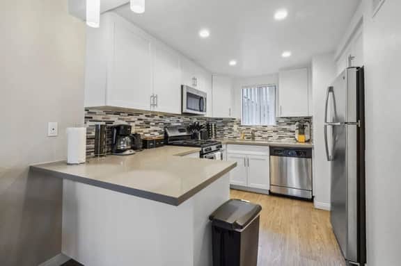 Stylish Getaway | Mins to Irvine | 1Mi to SCP - Image 3