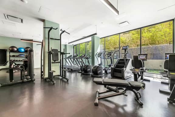 Stylish K-Town 2BD Home | Parking, Gym & Pool - Image 4