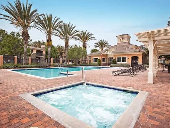 Stylish Stay in the Heart of OC - Mins to Irvine - Image 2