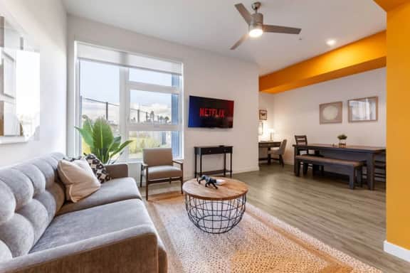 The Haven 1BD Suite - Free Parking W/ DTLA Views - Image 2