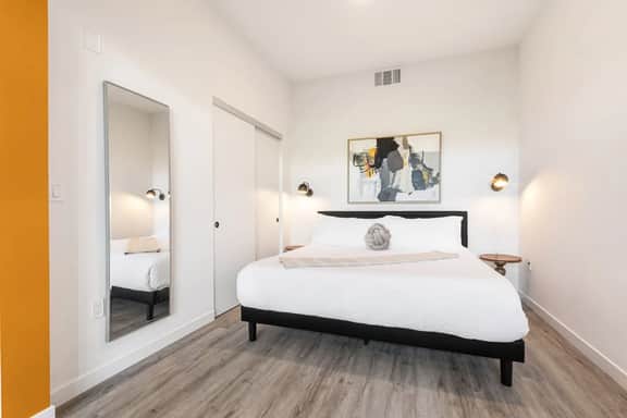 The Haven 1BD Suite - Free Parking W/ DTLA Views - Image 5