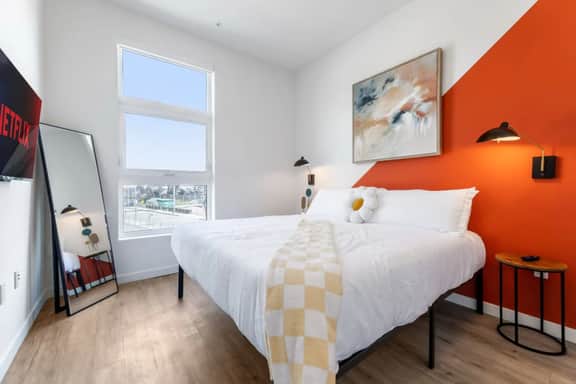 The Haven Homes-1Mi to DTLA & Dodger-Free Parking - Image 3
