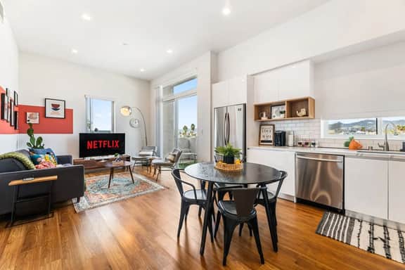 The Hollywood Vista Suite-2BD+2BTH W/Sunset Views - Image 4