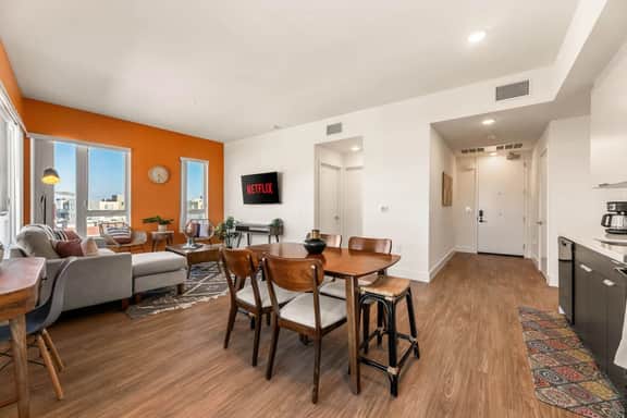 The Little Tokyo 2BD Haven Suite + Parking & Gym - Image 3