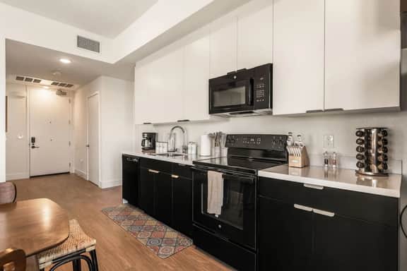 The Little Tokyo 2BD Haven Suite + Parking & Gym - Image 5