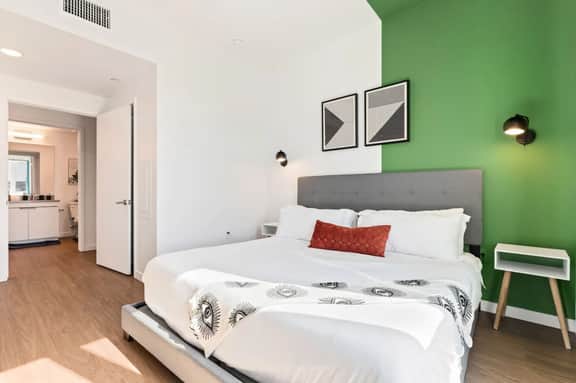 Unique 1-Bedroom DTLA Escape with City Views - Image 5