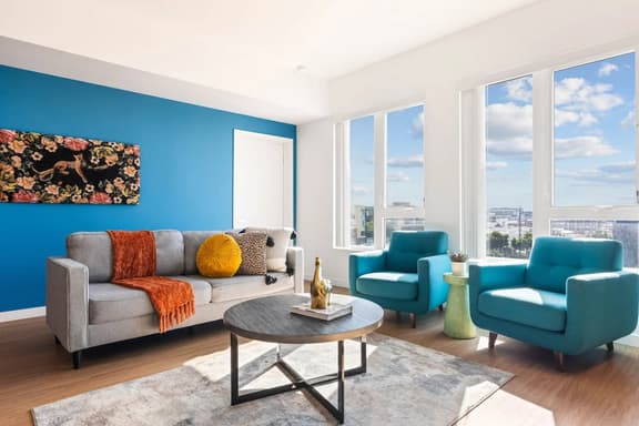 Chic & Cozy Home | Walk to little Tokyo + Parking - Image 1