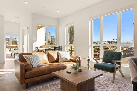 Chic and Cozy 1BD Unit in K-Town - Free Parking - Image 1